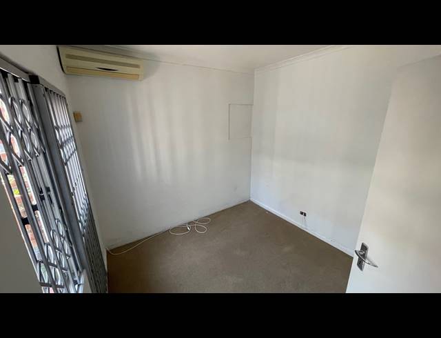 3 BEDROOM TOWNHOUSE FOR SALE IN ESSENWOOD